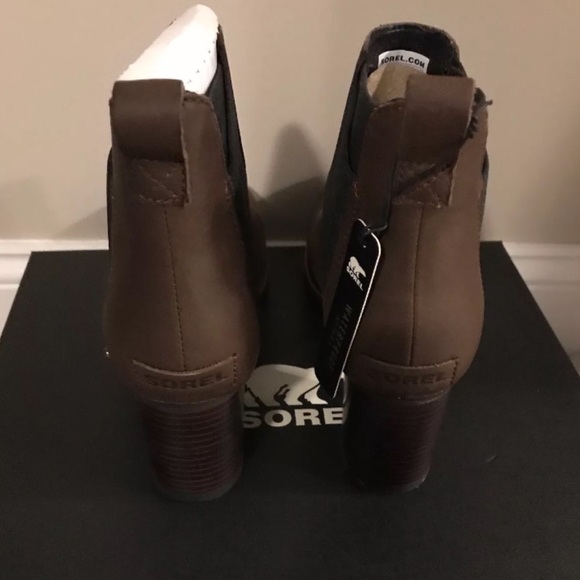 Sorel Addington Leather Chelsea Boot - Picture 5 of 8
